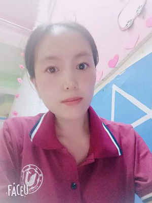 姓名：张玉玲专业：学前教育现工作单位：郑州市郑东新区圃田第二幼儿园成长历程：2015年9月—2018年7月就读于122cc太阳集成游戏，2019年通过参加招教考试进入公办幼儿园，在单位被评为优秀教师